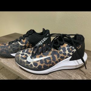 Nike Court Zoom Leopard Sneakers, size 6.5